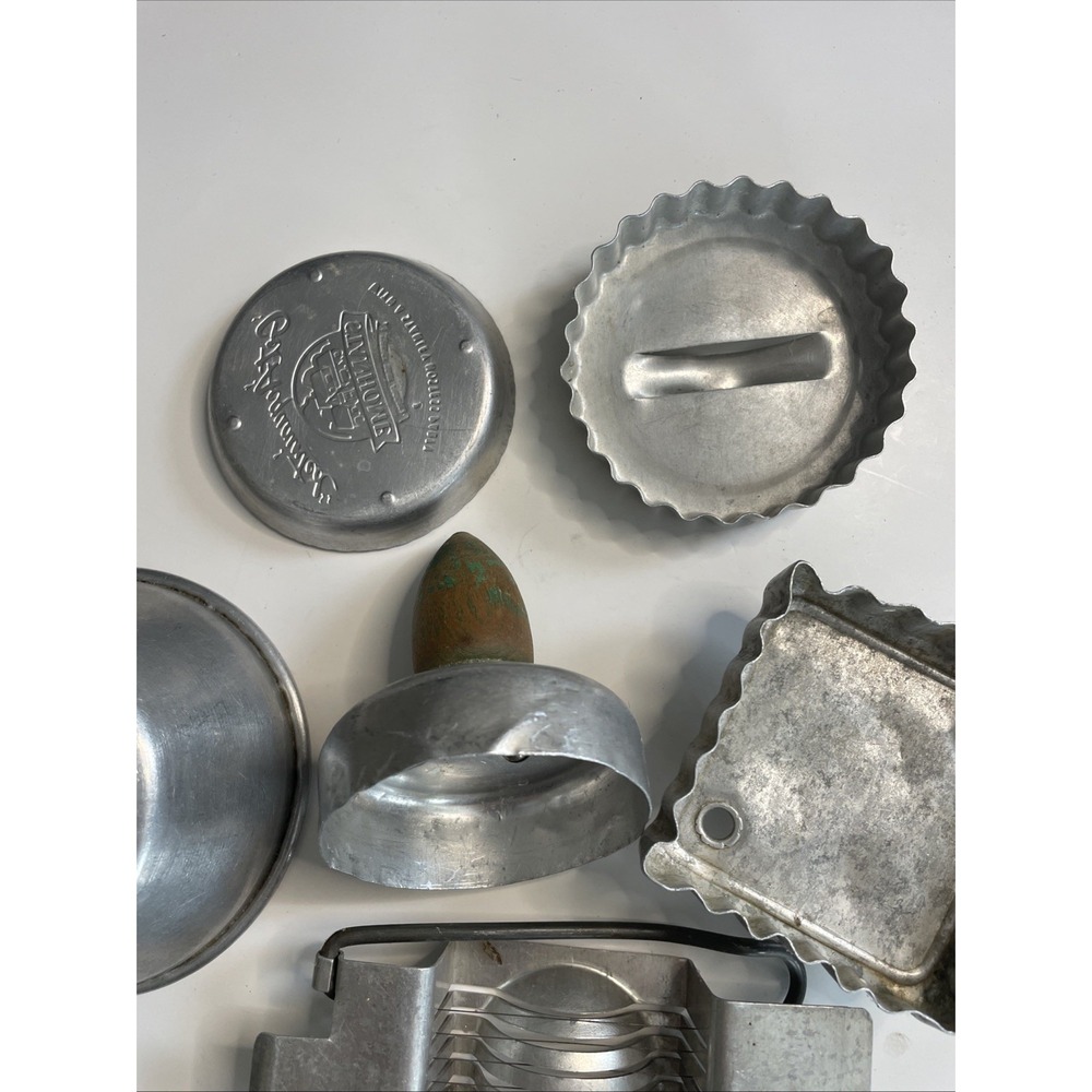 Vintage Aluminum Kitchen Tool Lot Farmhouse Primitive Decor Egg Slicer Cutters - Picture 8 of 9